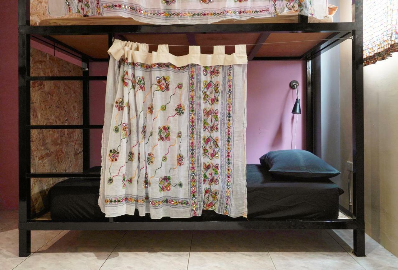 Dulan The Travel Bug Bistro Inn Donghe Luaran gambar