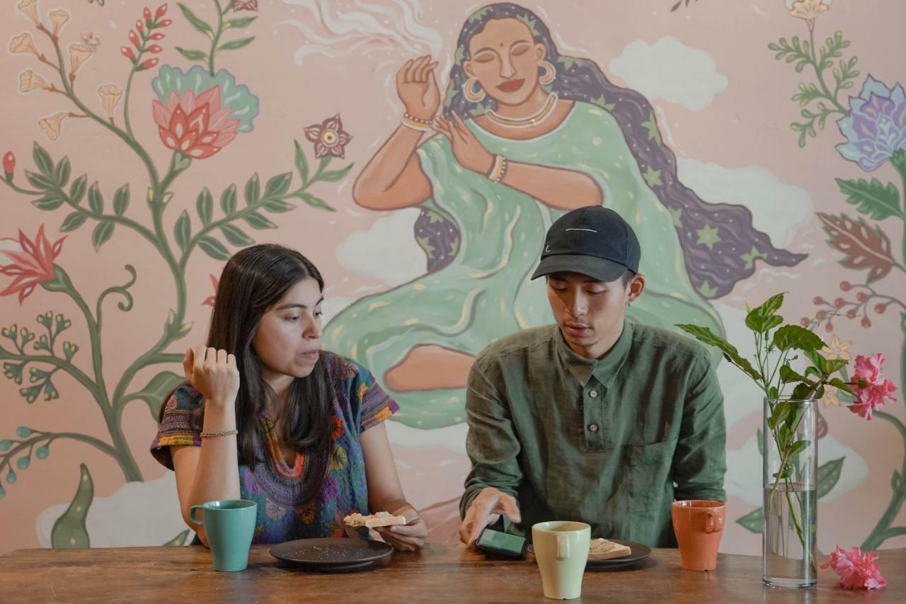 Dulan The Travel Bug Bistro Inn Donghe Luaran gambar