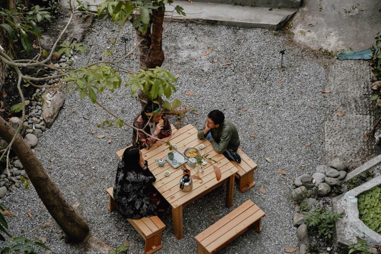 Dulan The Travel Bug Bistro Inn Donghe Luaran gambar